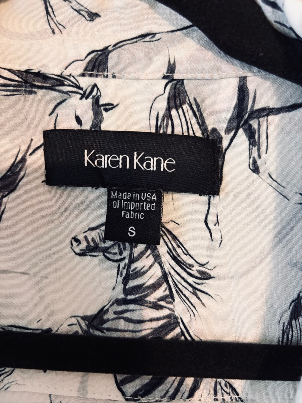Karen Kane Horse Print Blouse Size S Western Button Front Lightweight Top - Picture 2 of 7